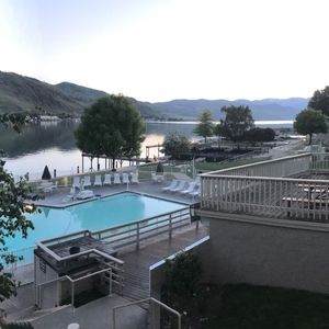 Meet your Posher, Tazy